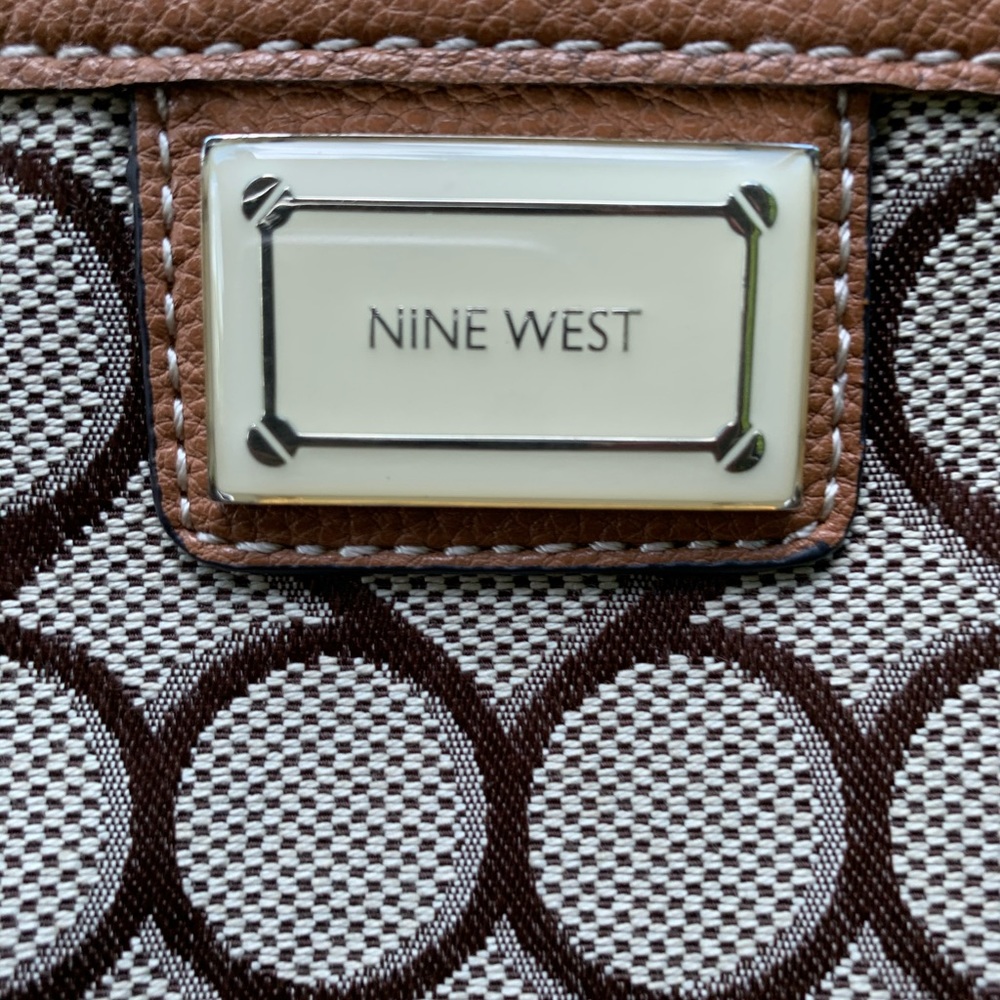 luxury - Picture 3 of 4